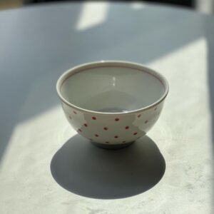 chen1.8 Chén Sứ Họa Tiết Chấm Bi Đỏ (Polka Dot)