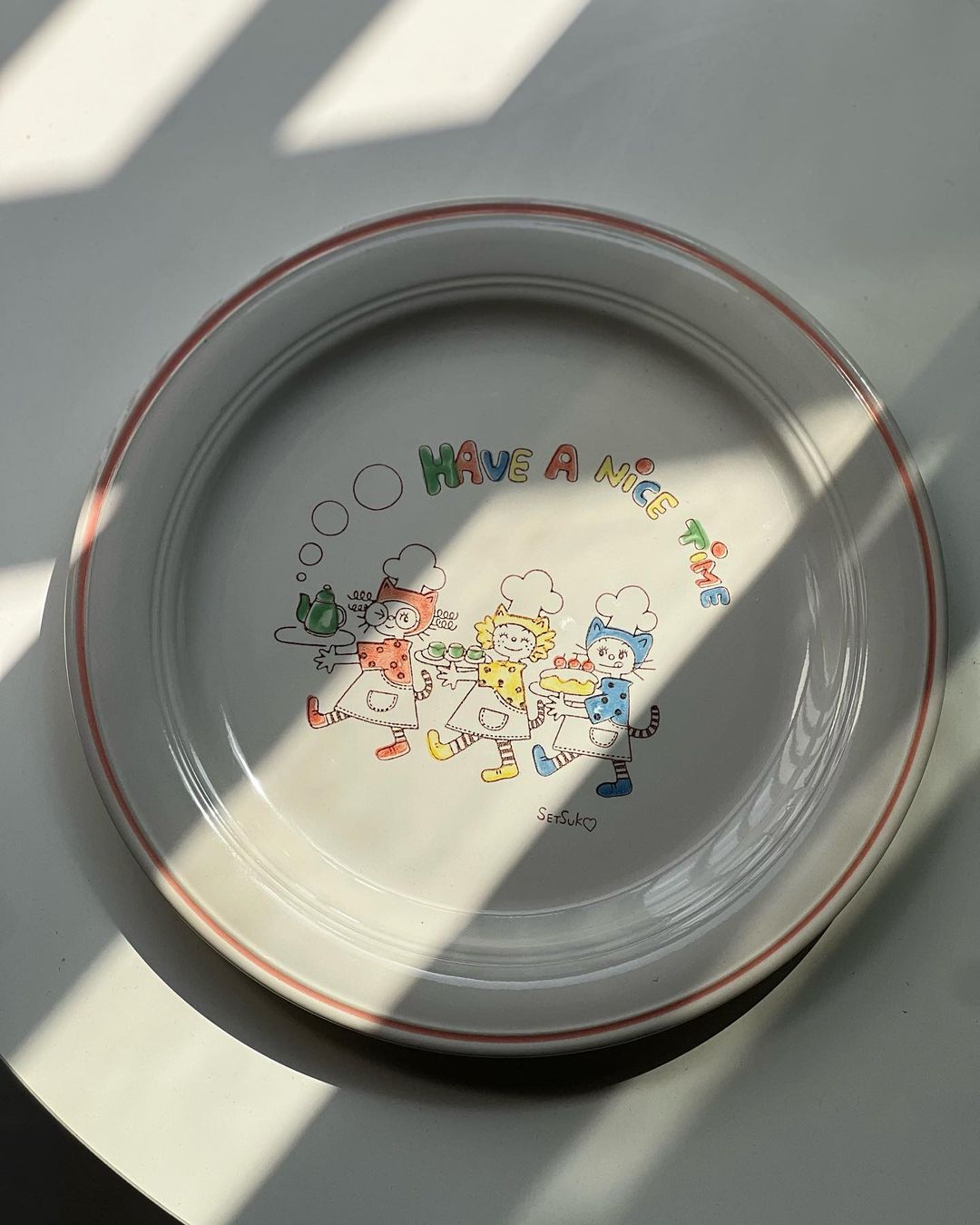 Dĩa Sứ/Gốm Họa Tiết Mèo Đầu Bếp "Have A Nice Time" Phong Cách Retro