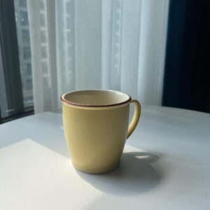 Ly Sứ Có Quai Màu Vàng Kem Viền Đỏ (Phong cách Retro/Enamelware)