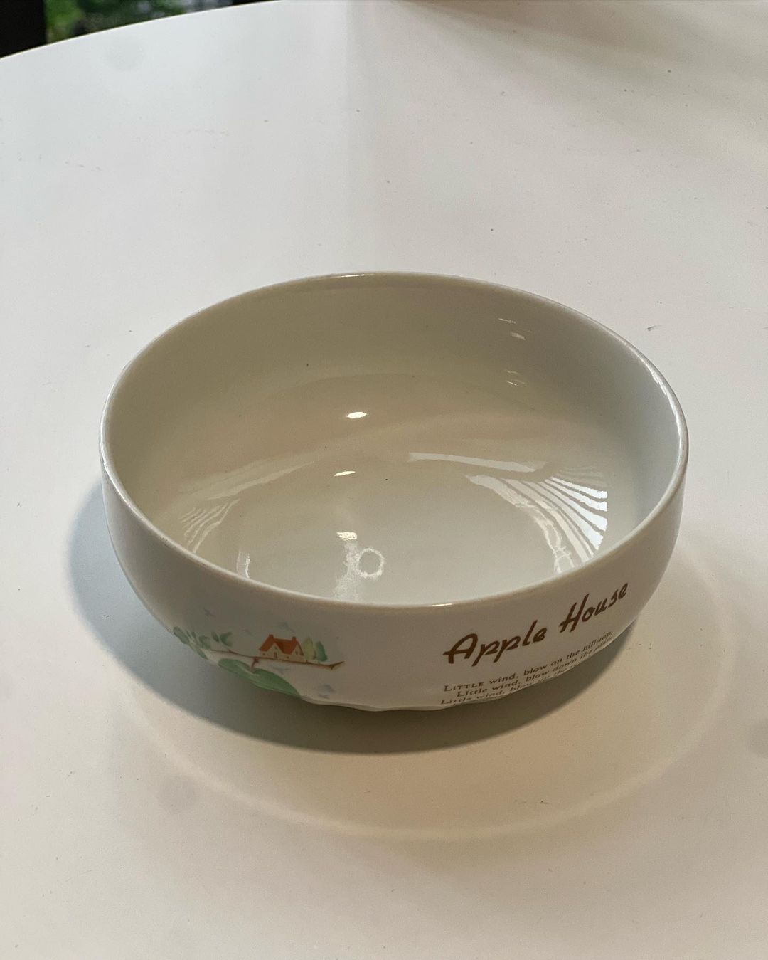 Tô Sứ Apple House Phong Cách Thanh Lịch